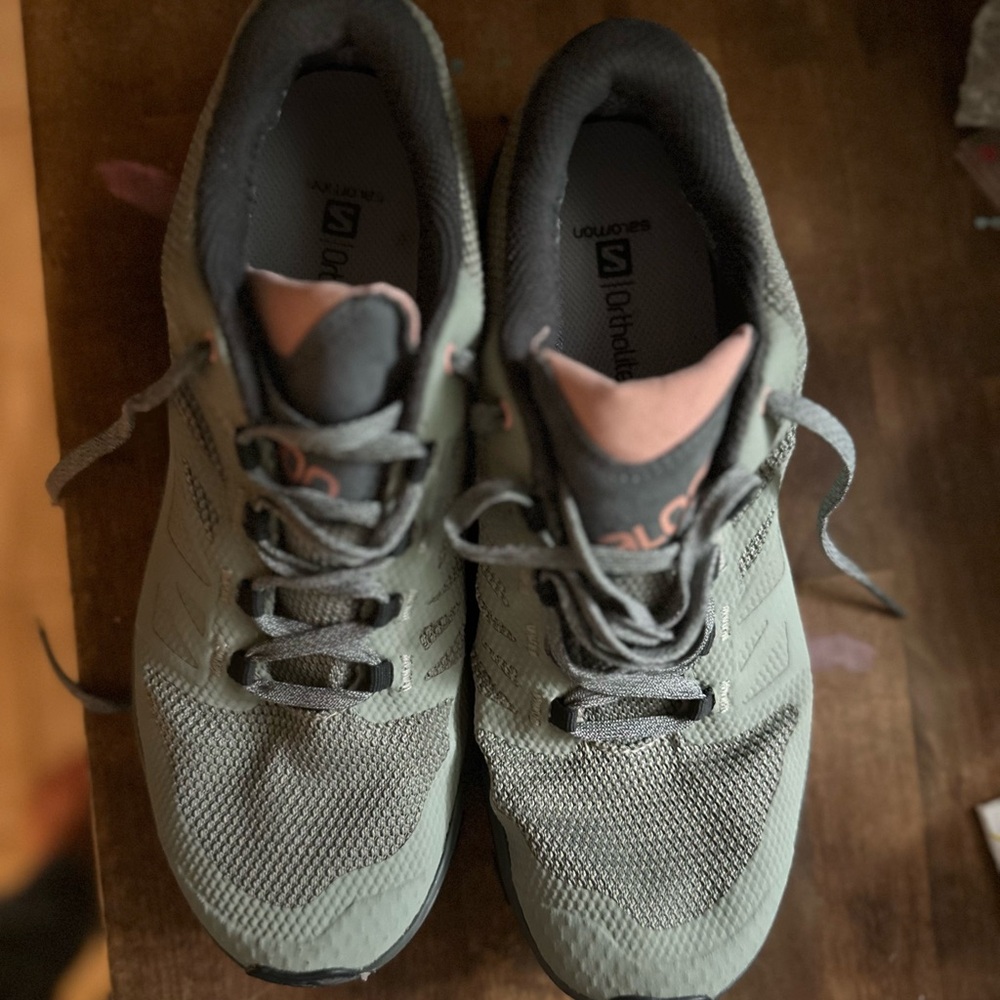 Salomon Outline Gore-Tex Trail Running Shoes Gray Pink Women's Size 9